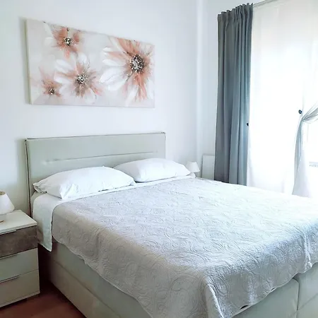 Appartamento Fami Superior One Bedroom Fiume
